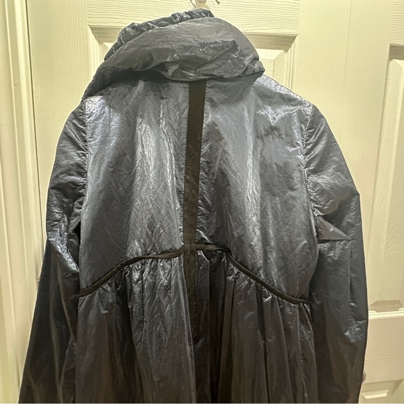 Mara Gibbucci Chic Metallic Blue Trench Coat - Picture 8 of 10